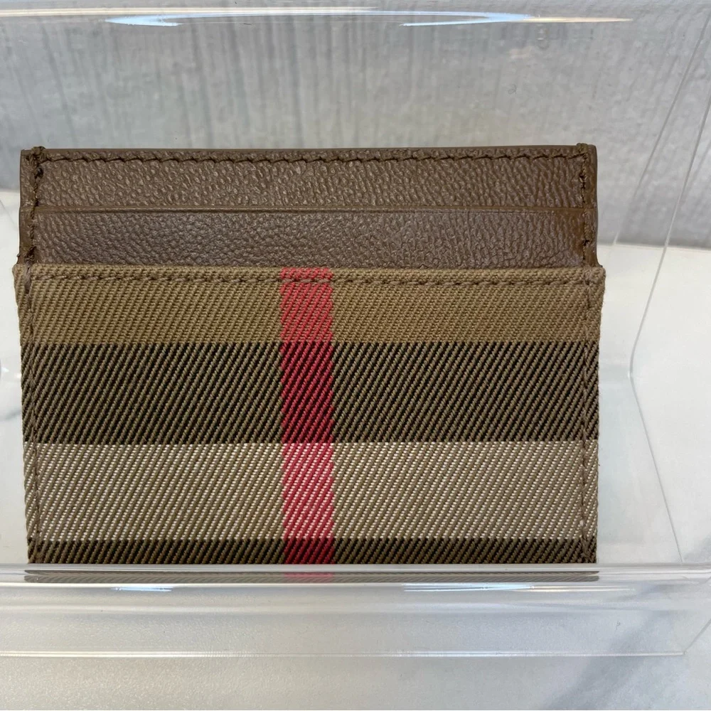 Burberry Cardholder! Brand New With Tag & Packaging! Wallet